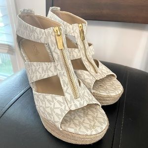 MICHAEL Michael Kors Damita Wedge Bright White Size 9